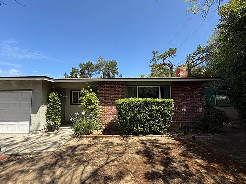 550 Highland Dr Photo 1