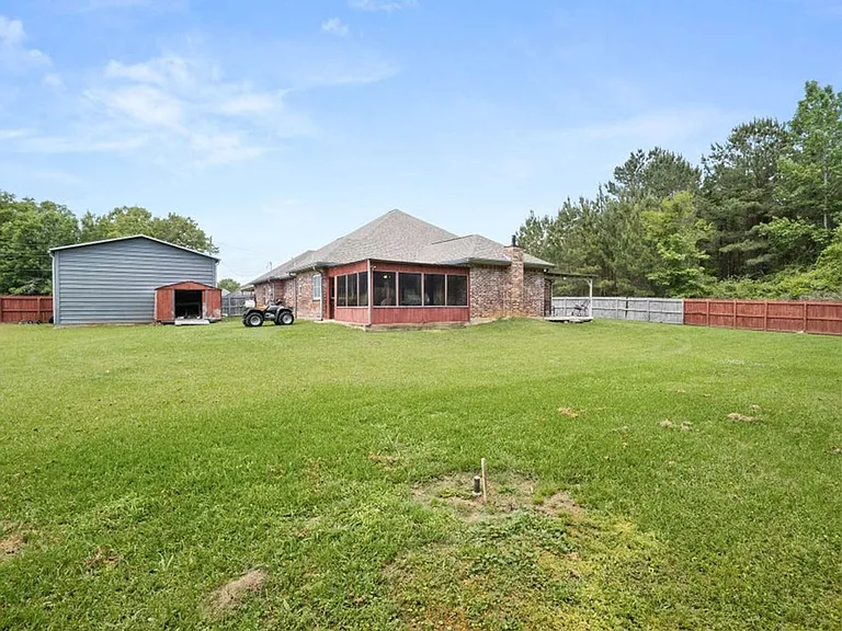 315 Veterans Ln — Photo 18