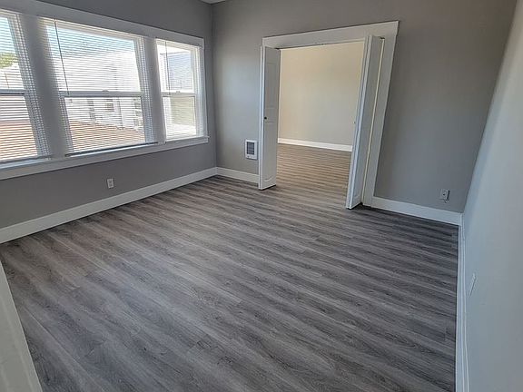 3rd image of 3835 Macarthur Blvd APT 3