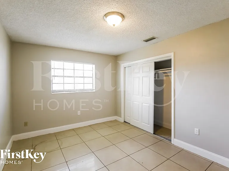 960 N 73rd Way — Photo 11