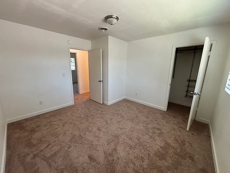 1335 Hobart Dr — Photo 9