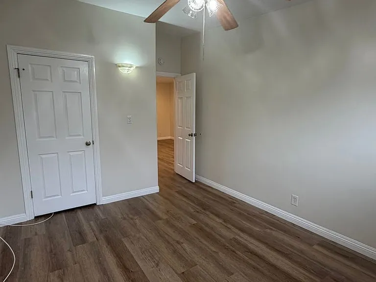 2119 E Westport Dr #7 — Photo 10