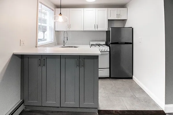 Rented by Prime Realty | media 7