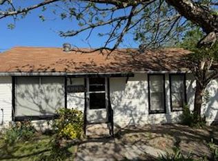 109 Tennessee St, Taylor, TX 76574