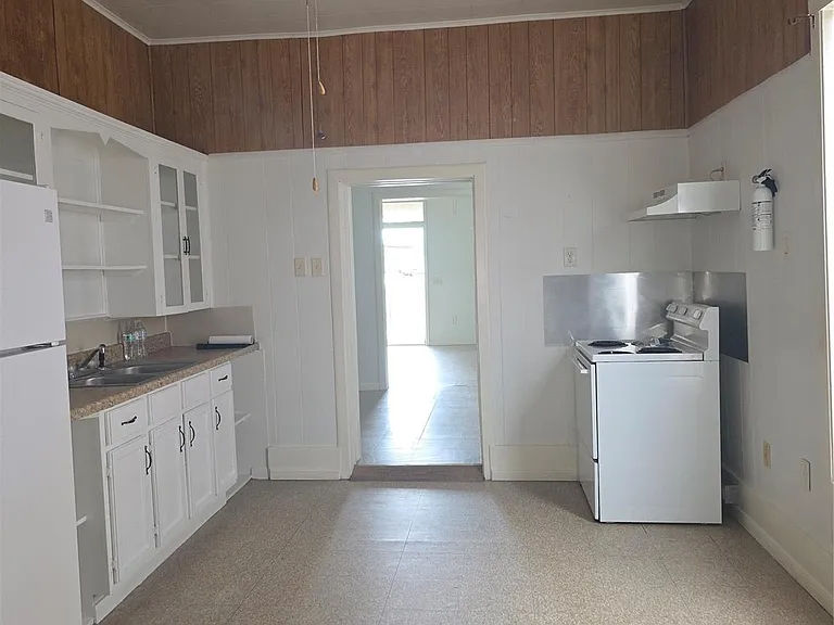 601A W Washington Ave #A — Photo 11