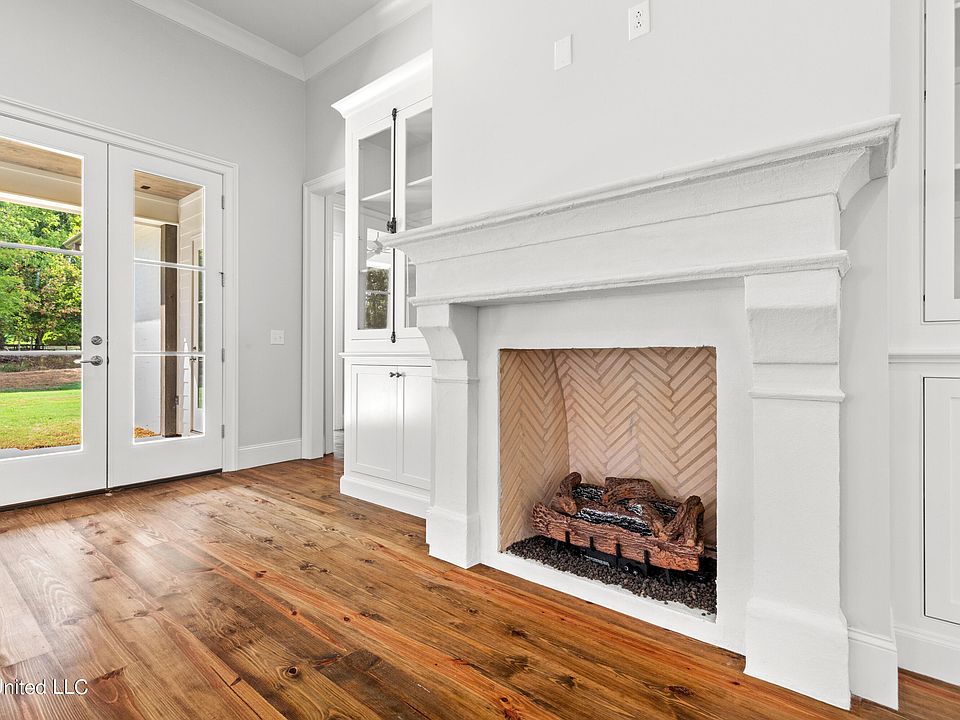 2nd image of 222 Parke Dr