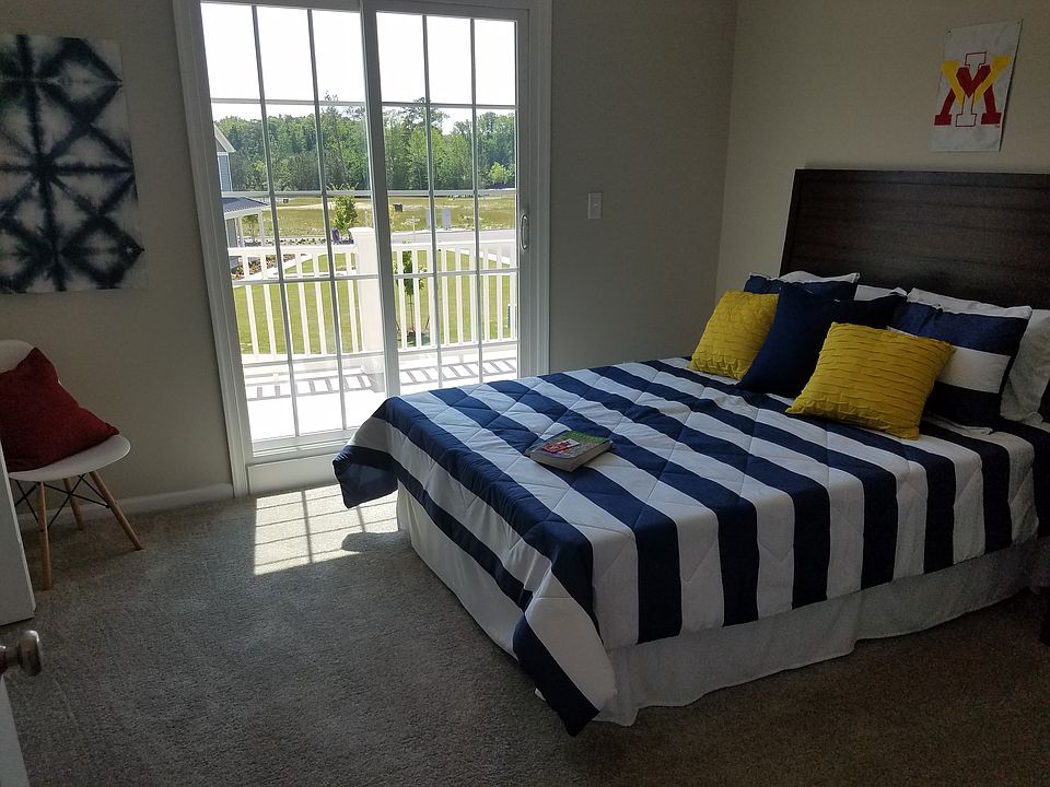 1st image of 907 Promenade Ln