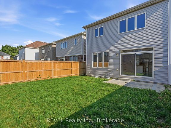4th image of 59 Alexandra Dr