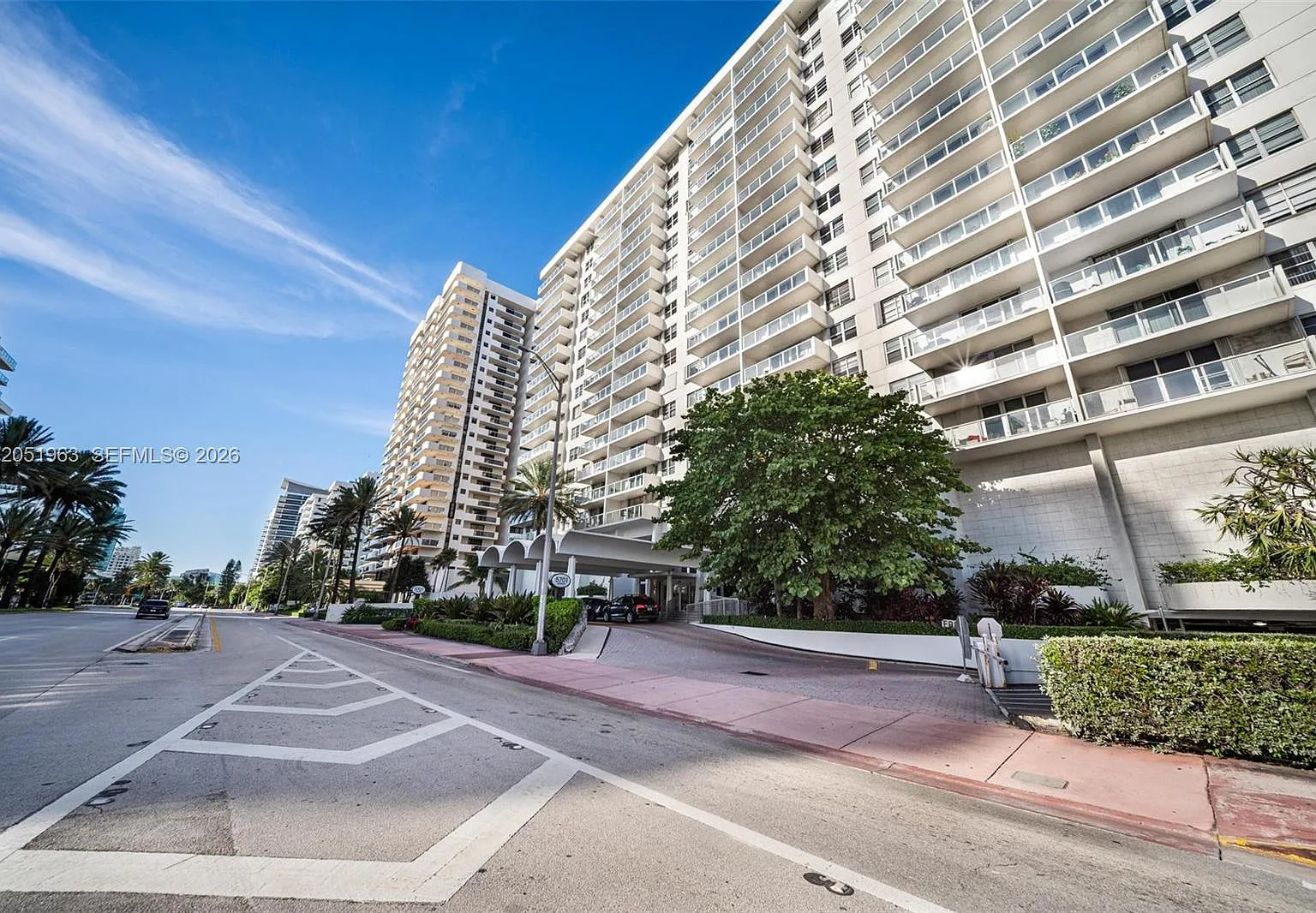 Arlen Beach Condo — Photo 1
