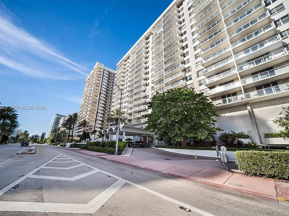 5701 Collins Ave #1415