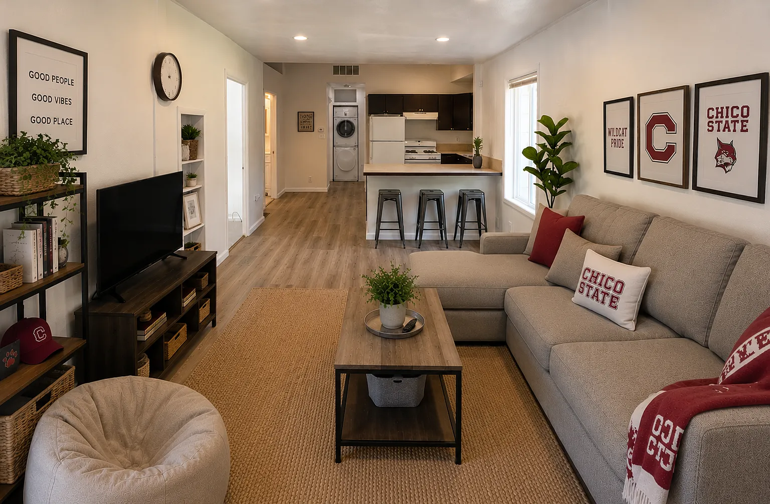 4 bed, 800 sqft, $1,995 — Photo 1