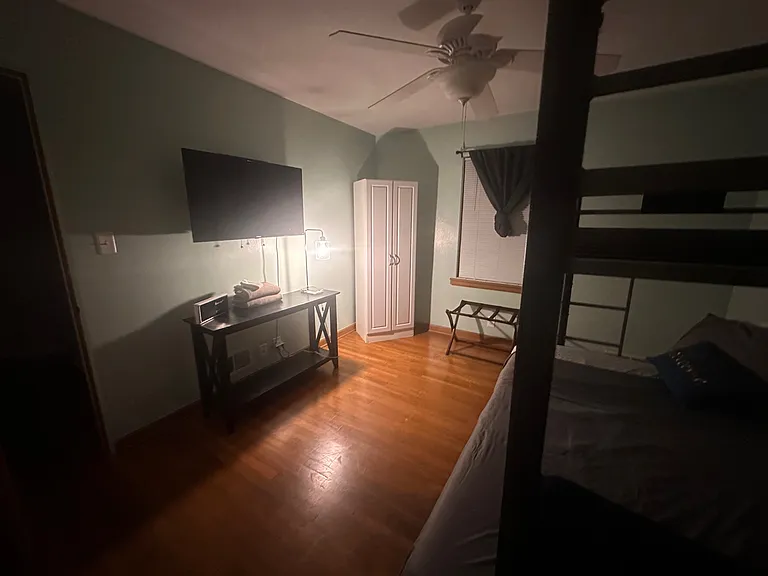 2222 Hollywood Pl #MAIN — Photo 5
