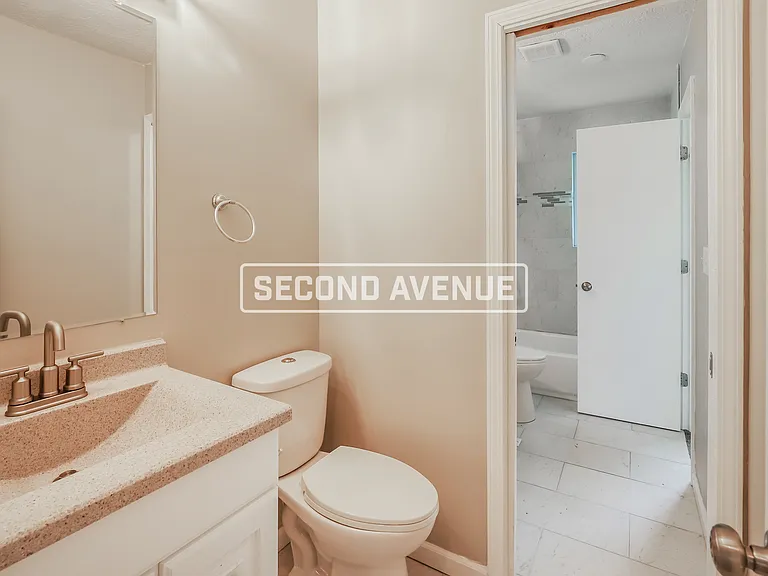 805 NW Canterbury Rd — Photo 12