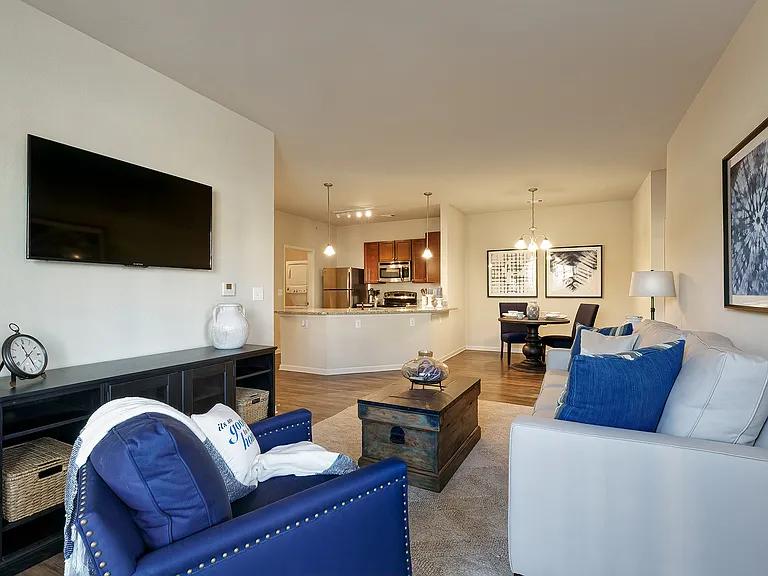 Glenbrook Apartments — Photo 16