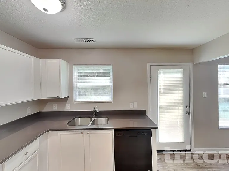 1362 Cadre Cir — Photo 4