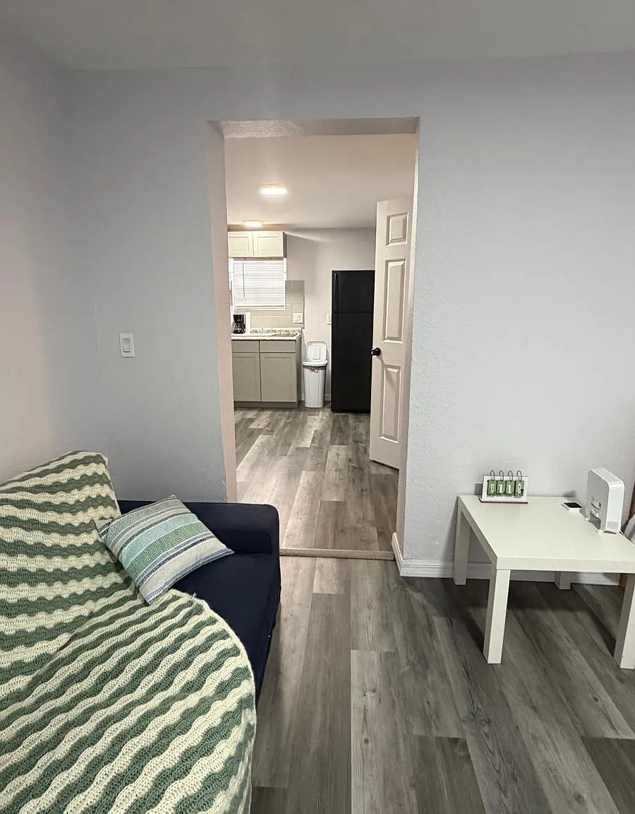 1 bed, 600 sqft, $1,200 — Photo 3