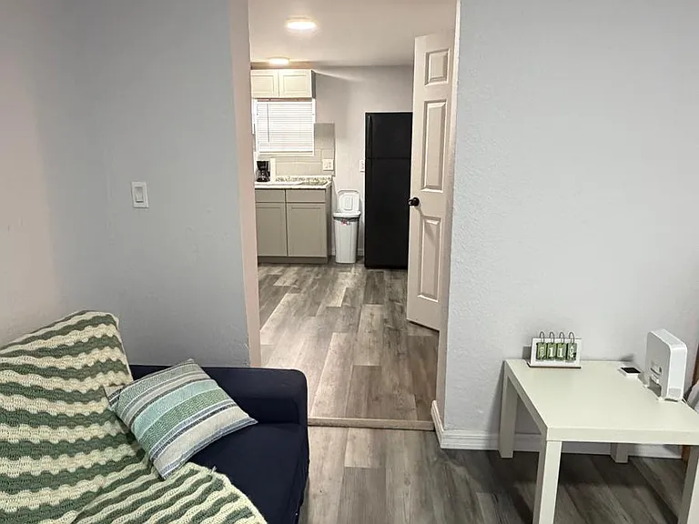 4025 Crofford Ave #4 — Photo 3