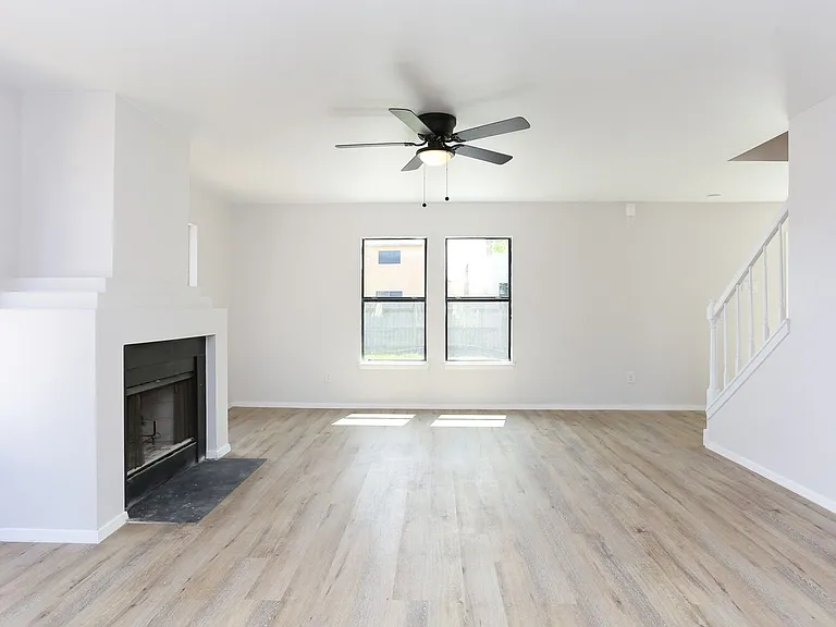 6870 Flaming Ridge Dr — Photo 11