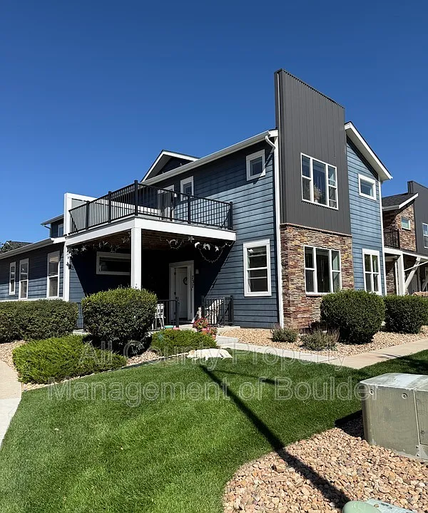 737 Grandview Meadows Dr