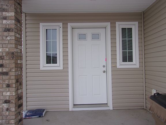 3rd image of 3134 8th St NE