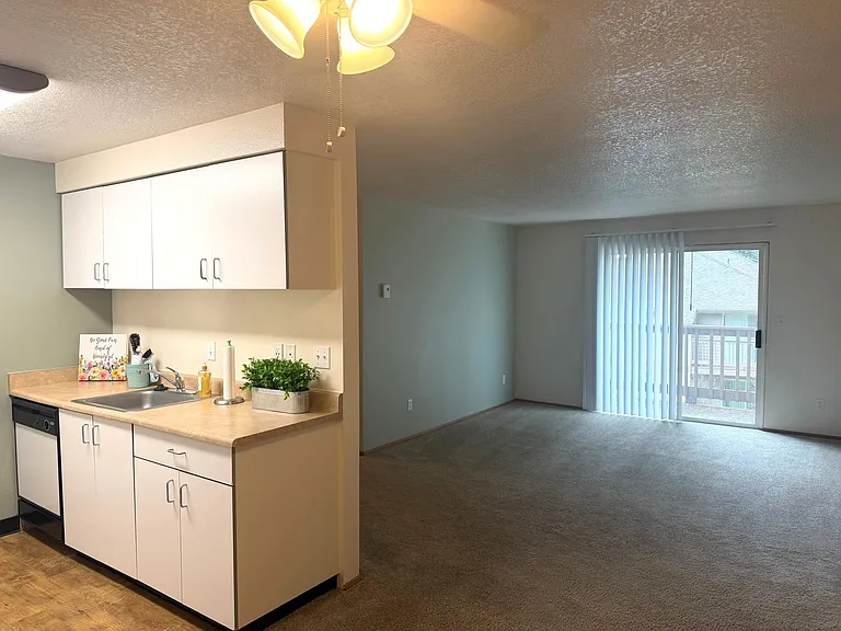 The Heights Apartments — Photo 20