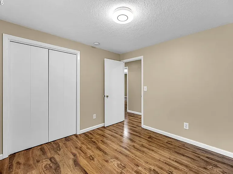 1320 NW Maple Ln #A — Photo 11