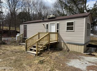 3 Jennifer Ln, West Stockbridge, MA 01266