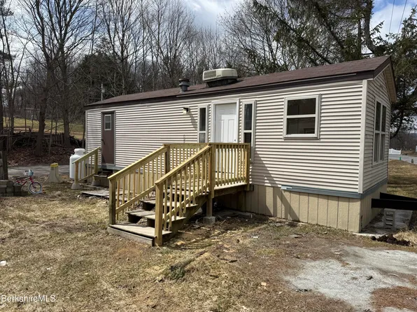 3 Jennifer Ln, West Stockbridge, MA 01266