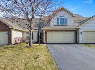 36129 N Springbrook Ln, Gurnee, IL 60031