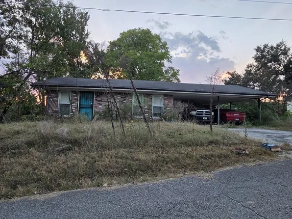 374 Perryville Cemetery Rd, Parsons, TN 38363