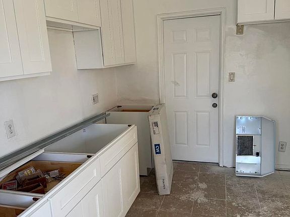 2nd image of 5524 Streamview Dr