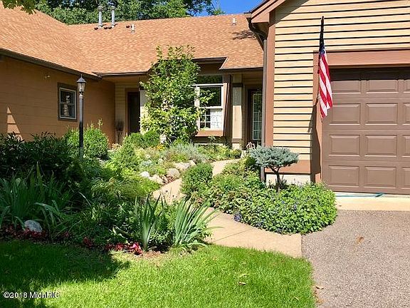 2nd image of 2119 N Cross Creek Dr SE