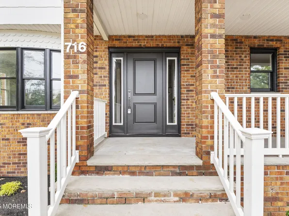 716 Palmer Avenue, Middletown, NJ 07748