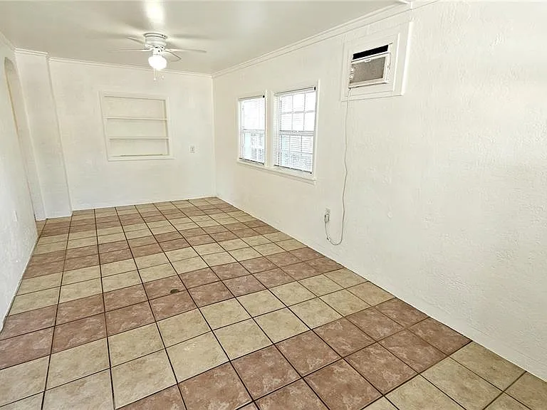 15 Mango St — Photo 7