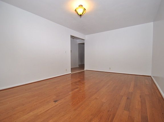 2nd image of 2751 Fenton Ave