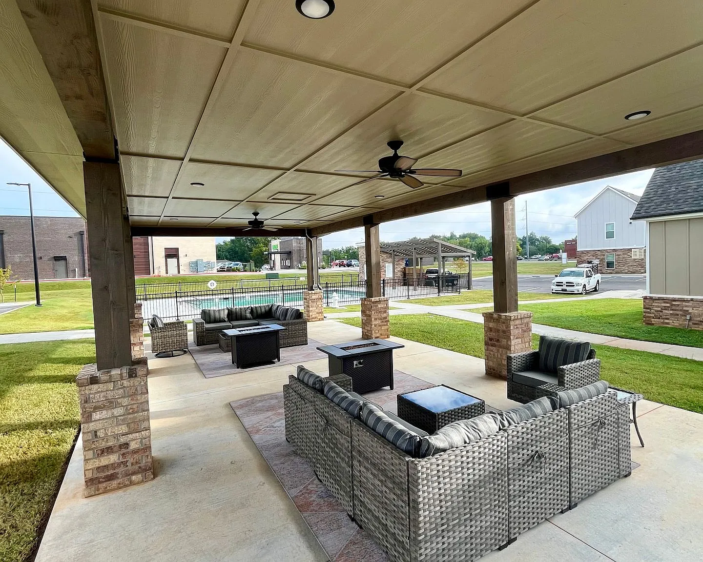 Willow Crossing Apartments — Photo 4