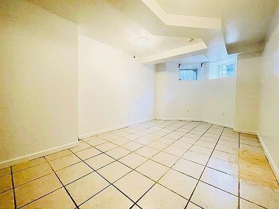 4th image of 458 15th St APT 1R