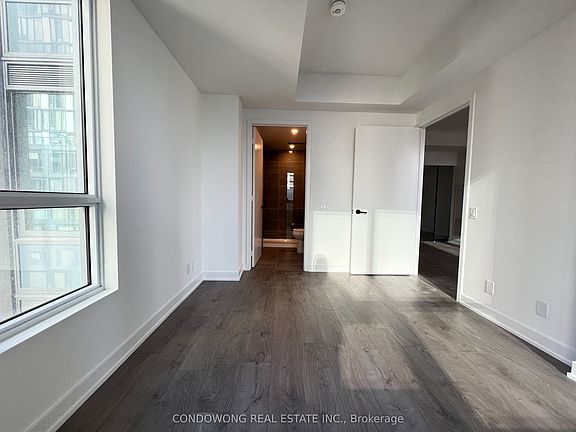 4th image of 108 Peter St #1106