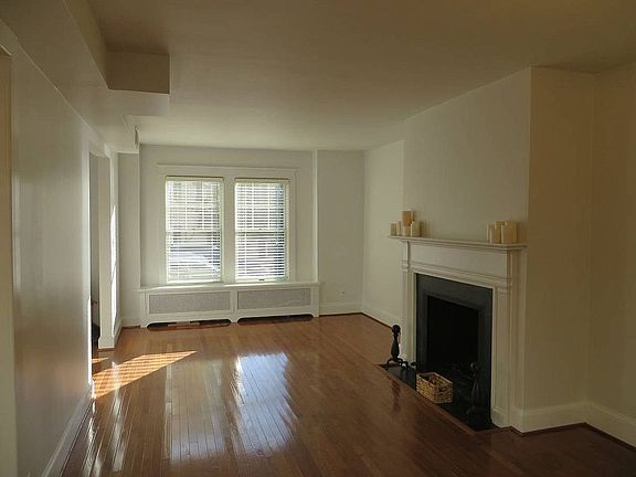 D/R Facing front of house