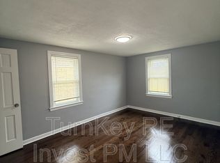 304 Hyde Park Ave, Bellwood, IL 60104