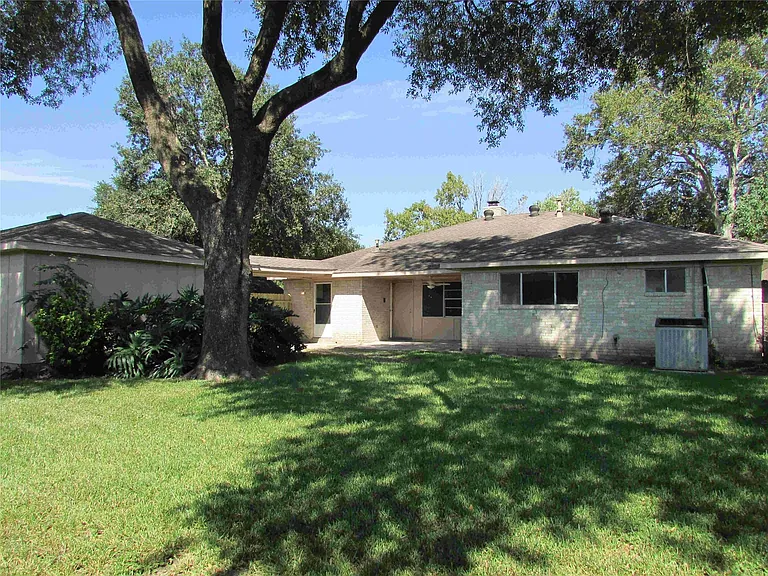 3219 Ashmont Ln — Photo 18