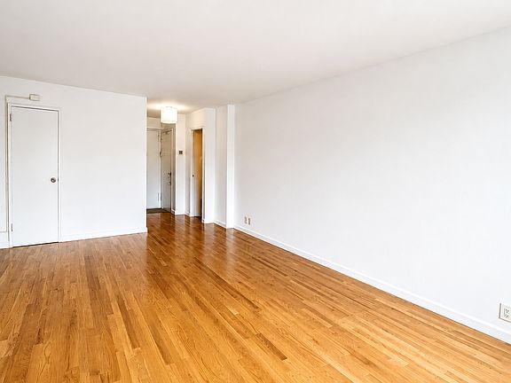 2nd image of 225 E 36th St APT 16E