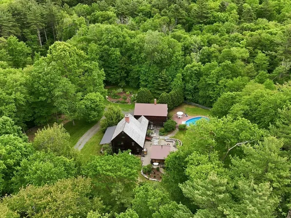 54 Meetinghouse Rd, Pelham, MA 01002