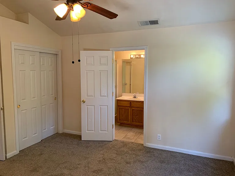2088 Marilyn Dr — Photo 13