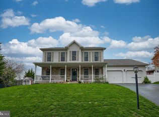 60 Winterberry Ln, Etters, PA 17319