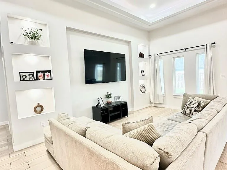 401 Tamarindo Ln — Photo 16