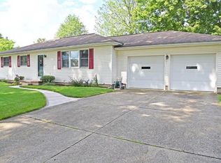 960 Gail Dr, Hermitage, PA 16148