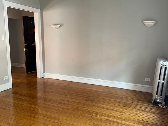 5th image of 7508 N Winchester Ave #1
