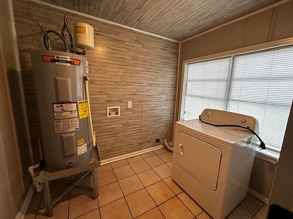 5th image of 2445 Hybrook Ln