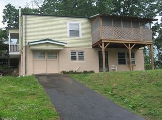 51 Johnson Dr, Rossville, GA 30741